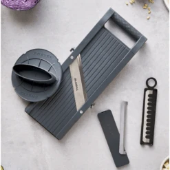 Global 95mm Super Mandolin Slicer - Professional Japanese Stainless Steel Multi-Blade Slicer 13 Global 95mm Super Mandolin Slicer - Professional Japanese Stainless Steel Multi-Blade Slicer -Knives From Japans global accessories global mandolin slicer 95mm p2832 15840 medium